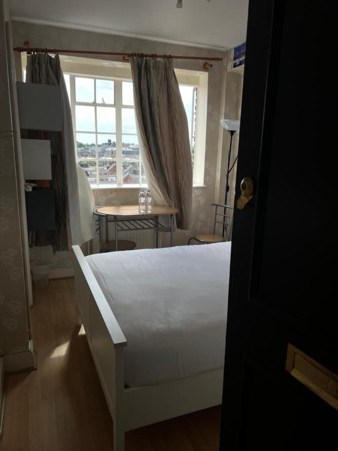 Super Located Studio In South Ken At Chelsea Cloister Londyn Zewnętrze zdjęcie