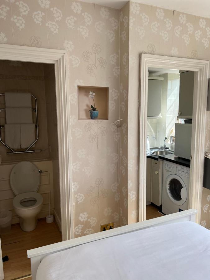 Super Located Studio In South Ken At Chelsea Cloister Londyn Zewnętrze zdjęcie